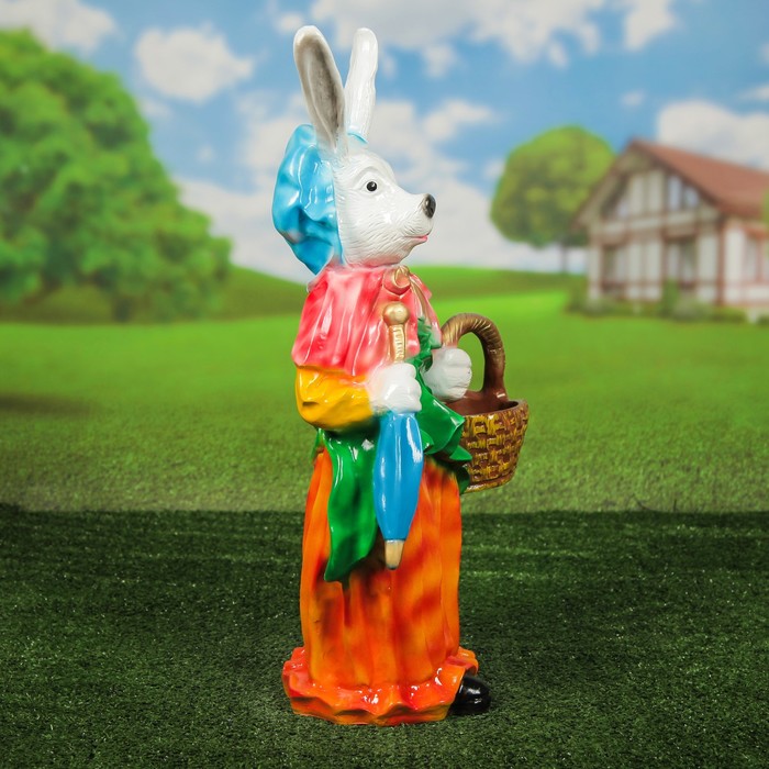 Садовая фигура с кашпо "Зайчиха с корзиной"