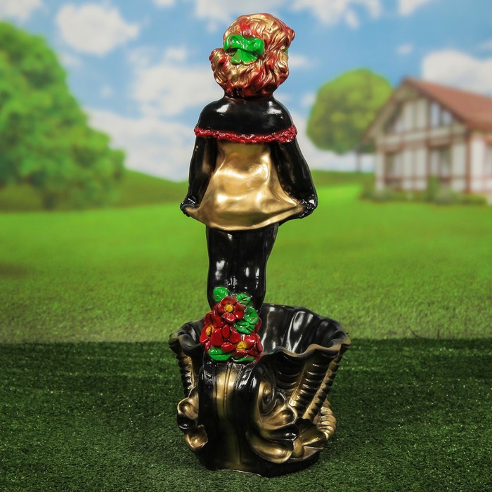 Фигурное кашпо "Маша"