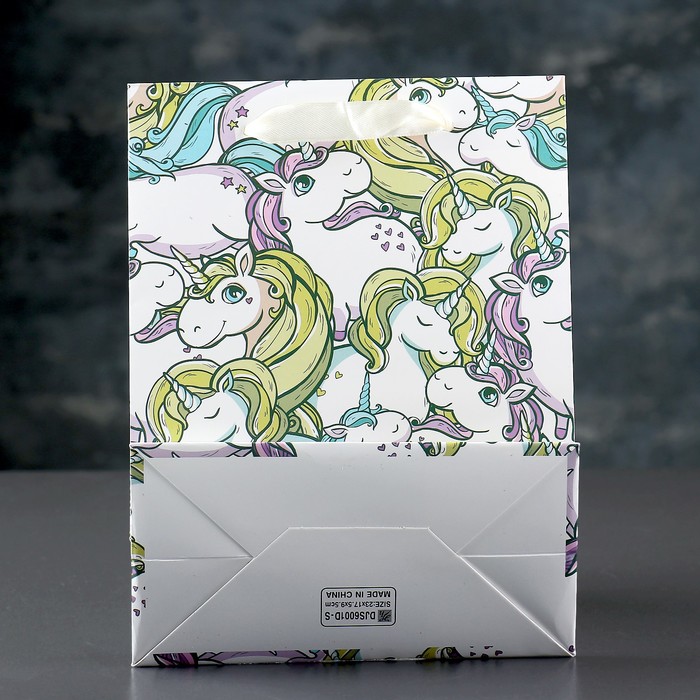 Пакет подарочный "Единороги", люкс, 17,5 х 9,5 х 23 см