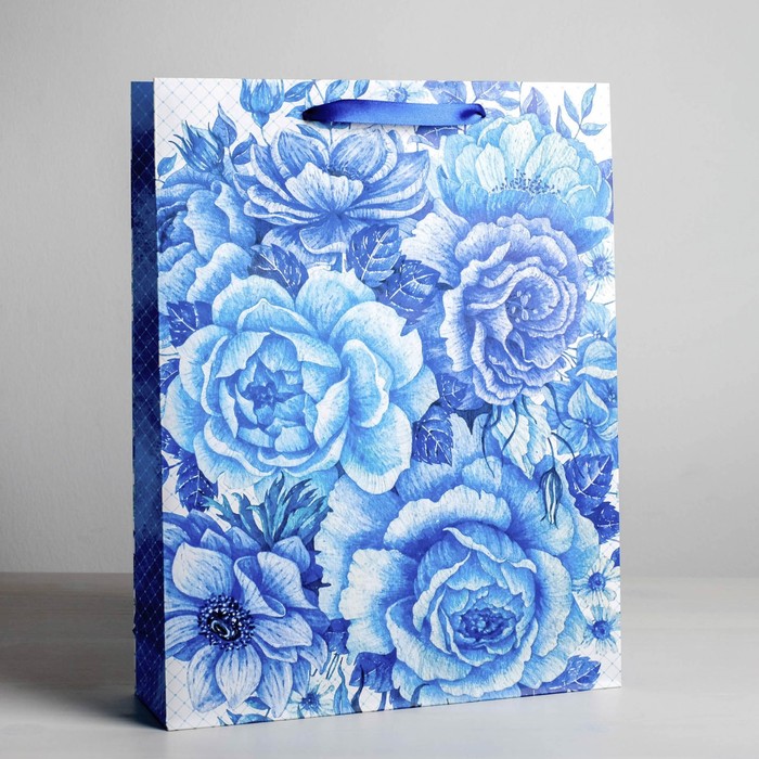 Пакет ламинированный вертикальный «Самой очаровательной!», L 40 × 31 × 9 см