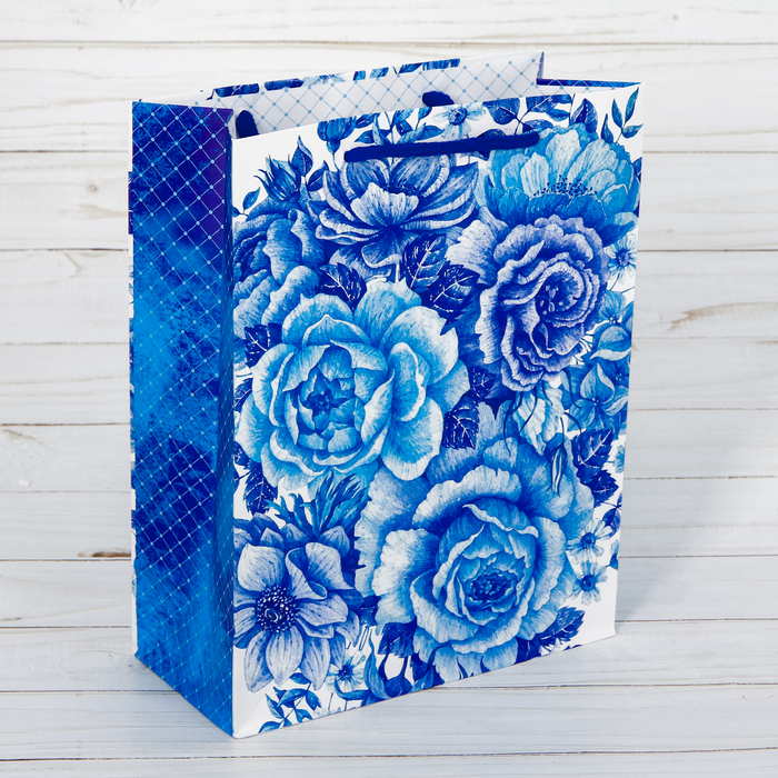 Пакет ламинированный вертикальный «Самой очаровательной!», MS 18 × 23 × 8 см