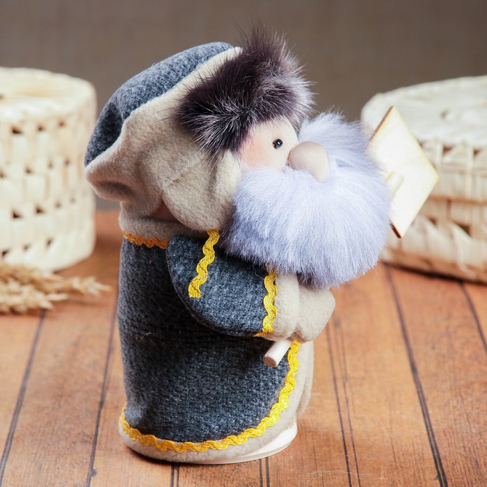 Сувенир - шкатулка «Дедуля с лопатой», зимний, 20 см, микс