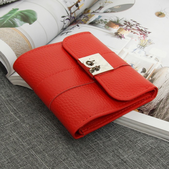 Кошелёк женский, отдел для кредиток и монет, цвет алый флотер