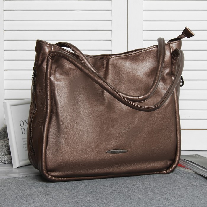 Сумка женская, отдел с перегородкой на молнии, 3 наружных кармана, цвет золотой