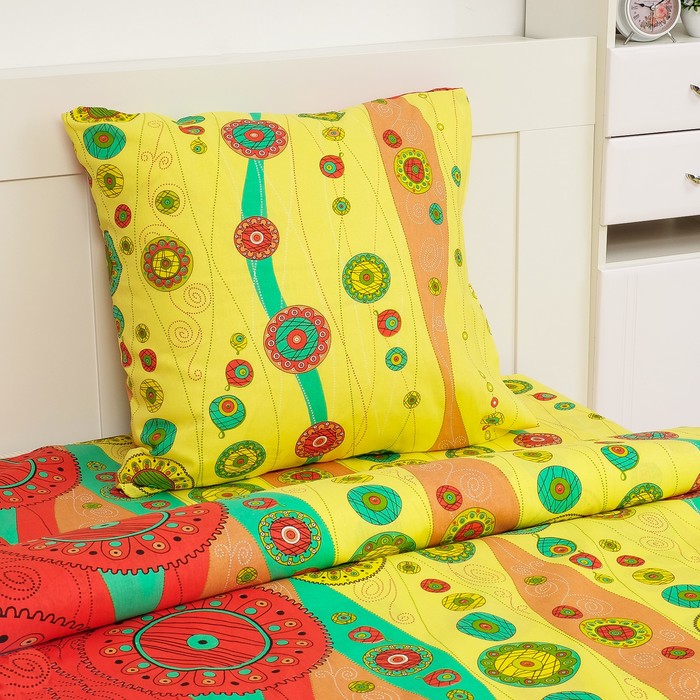 Постельное бельё "Экономь и Я" 1,5 сп. Красная абстракция 143х215 ± 5 см, 150х214 ± 5 см, 70х70 ± 5 см - 1 шт, 120 ± 6 гр/м², 100% хл, бязь