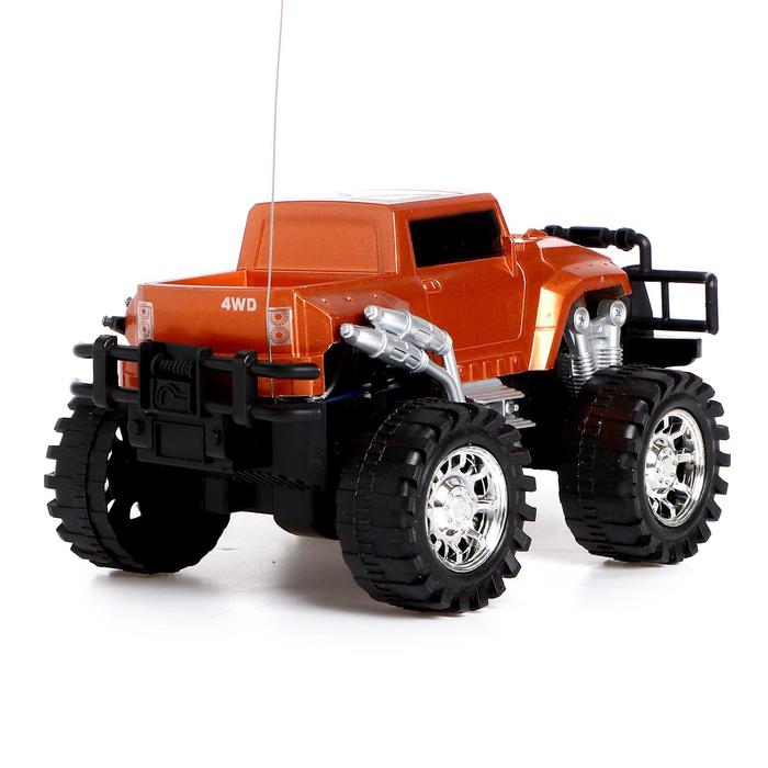 Машина радиоуправляемая "Внедорожник", работает от батареек, МИКС