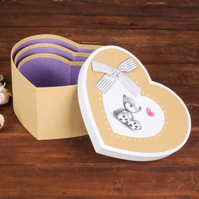 

Набор коробок в форме сердца 3 в 1 "Медвежонок", бежевый, 26,5 х 23,5 х 13 - 20,5 х 18,5 х 10 см