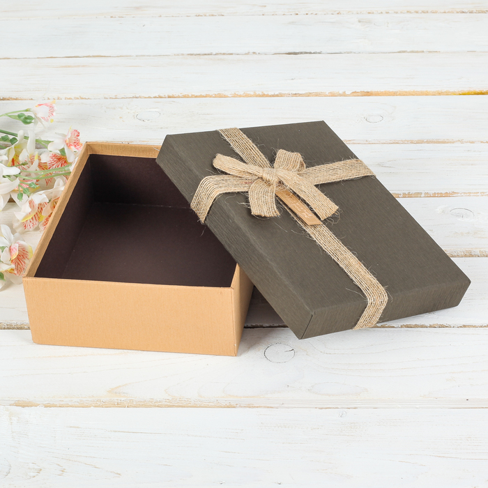 Коробка подарочная 20 х 16 х 6,5 см