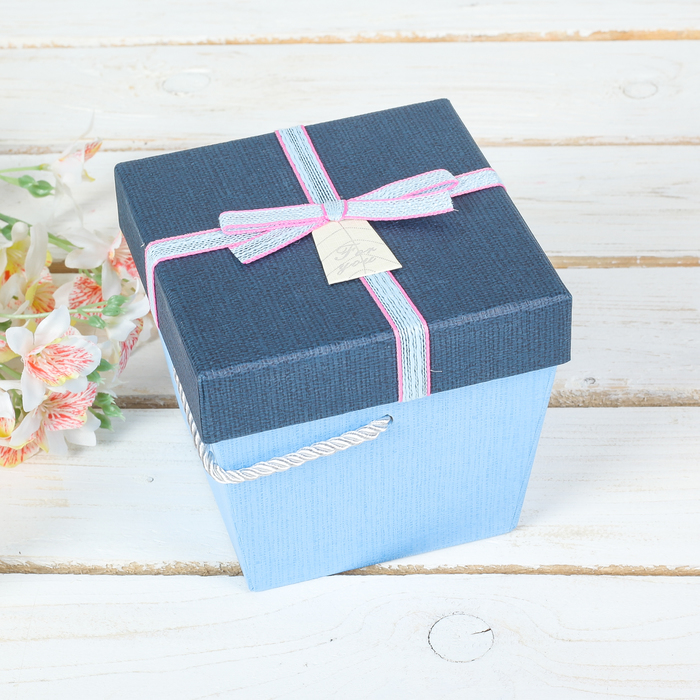 Коробка подарочная 12,5 х 12,5 х 11,5 см, МИКС