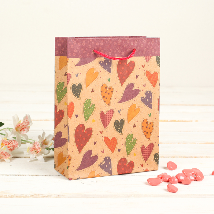 Пакет крафт "Разноцветные сердца", 24 х 8 х 33 см