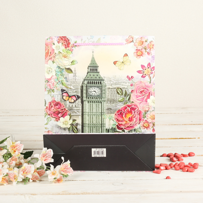 Пакет подарочный "Достопримечательности", люкс, МИКС, 26 х 10 х 32 см