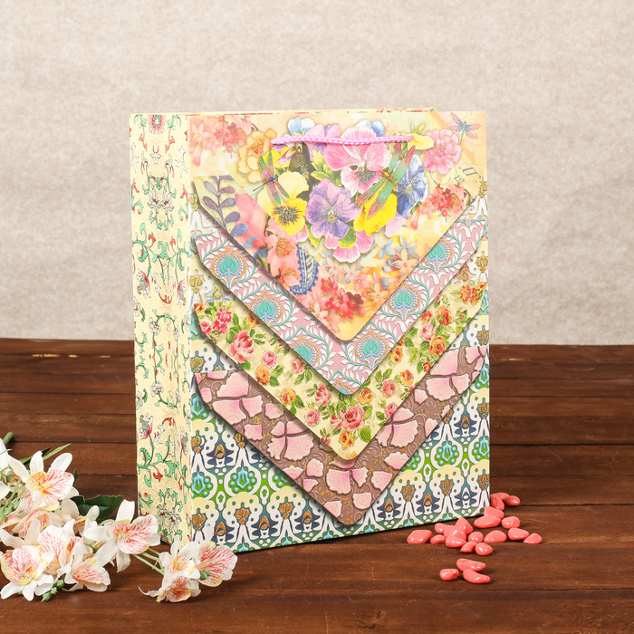 Пакет подарочный "Цветочный орнамент", люкс, МИКС, 26 х 10 х 32 см