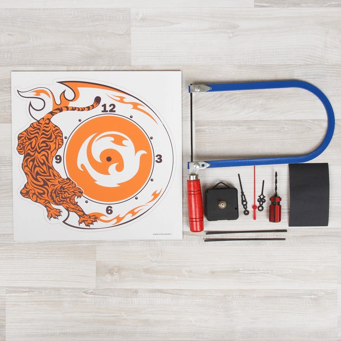 Набор для выпиливания лобзиком, настенные часы "Леопард"