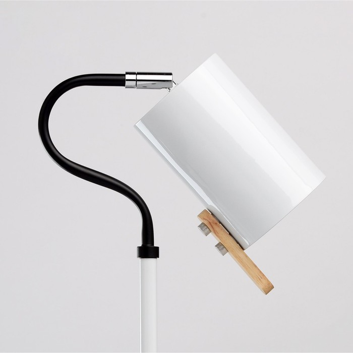 Настольная лампа "Акцент" 1x40W E14 хром 15x15x50см