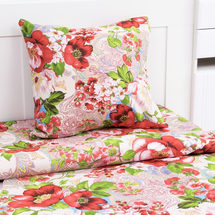 Постельное бельё Экономь и Я 1,5 сп. Красные пионы 143х215 ± 5 см, 150х214 ± 5 см, 70х70 ± 5 см - 1 шт, 120 ± 6 гр/м², 100%хл, бязь