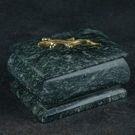 

Шкатулка с ящеркой