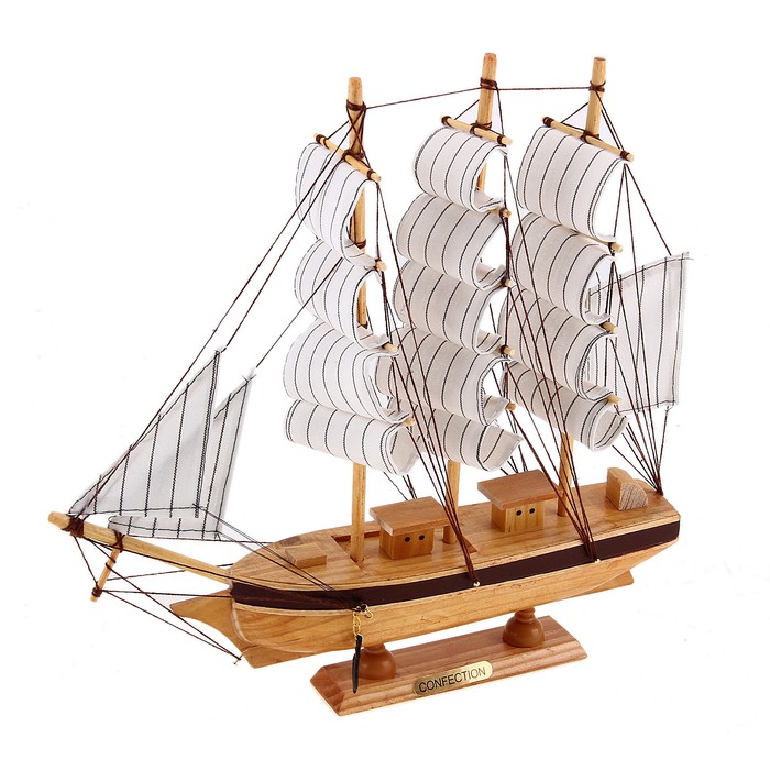 Корабль сувенирный средний «Трёхмачтовый», борта светлое дерево, паруса белые, 29 х 6 х 29 см