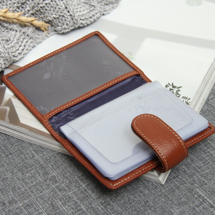 Футляр для карт вертикальный, 1 ряд, 24 листа, с хлястиком, цвет коричневый