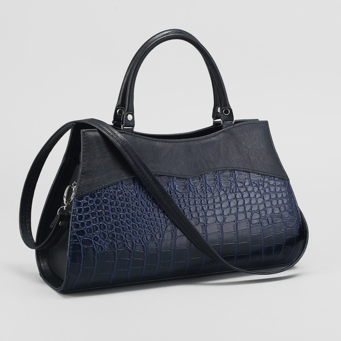 Сумка женская, отдел на молнии, наружный карман, длинный ремень, крокодил, цвет ярко-синий