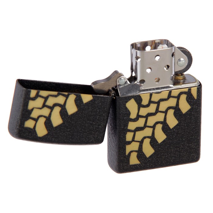 Зажигалка ZIPPO 236 Tire Tracks с покрытием Black Crackle