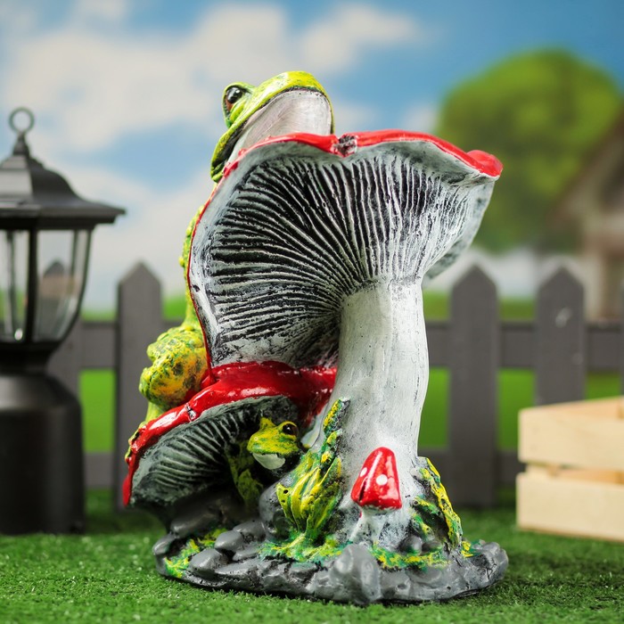 Садовая фигура "Лягушка на мухоморе"