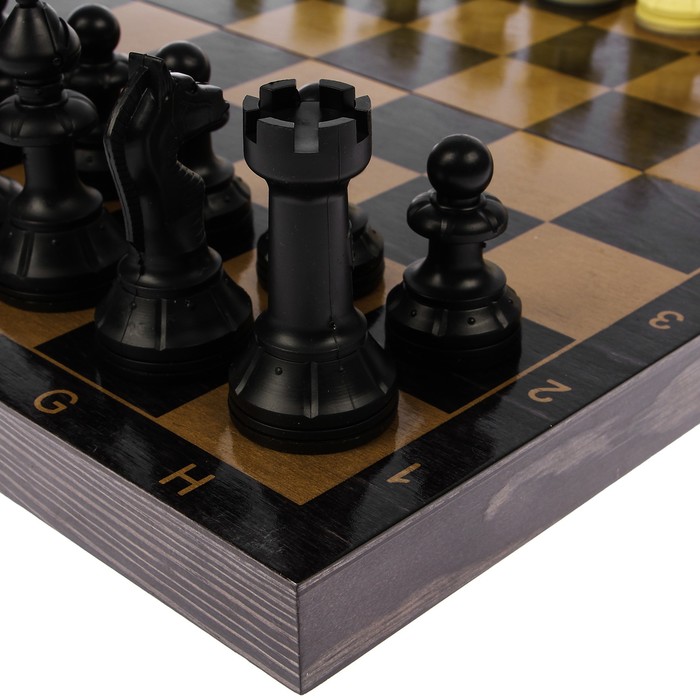 Шахматы "Айвенго" (доска дерево 40х40 см фигуры пластик, король h=9.5 см)