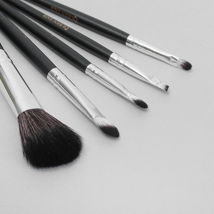 Набор кистей для макияжа "Вензель", 7 предметов, цвет золотой/чёрный