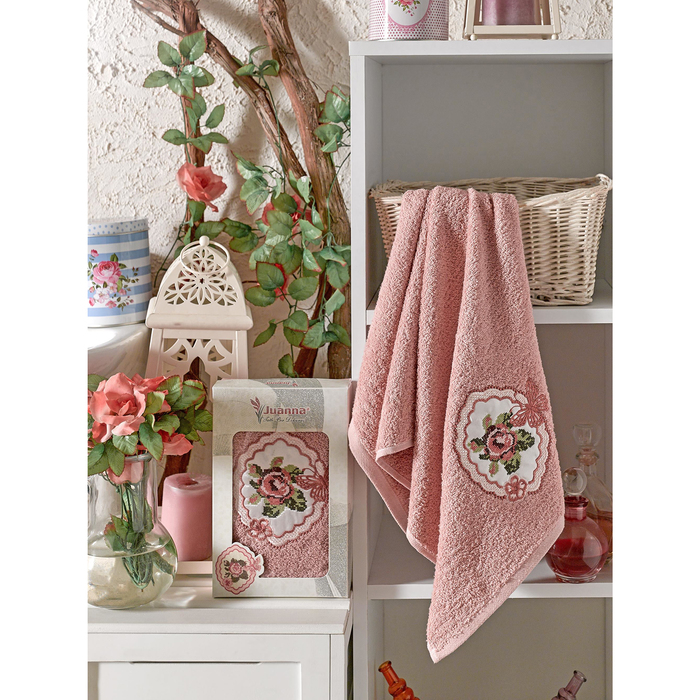 КМП с вышивкой в коробке JUANNA  50х90 1шт. KANAVICE цв. брусничный 380гр/м