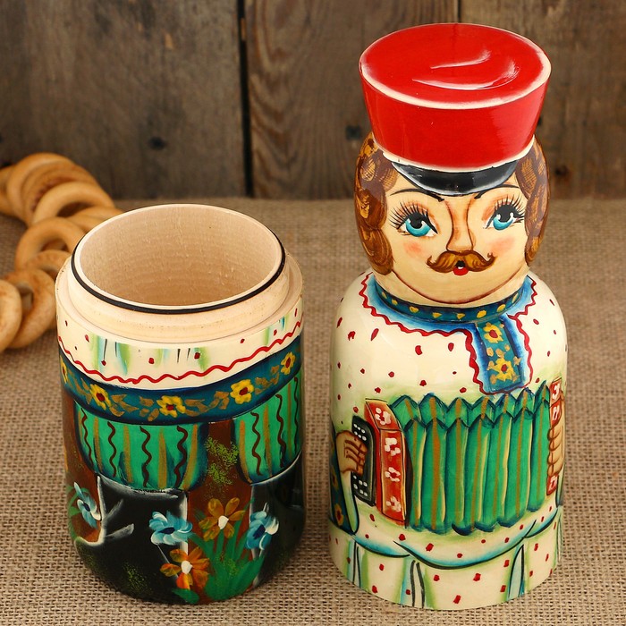 Штоф «Купец с баяном», красная кепка 0,5 л, 33 см