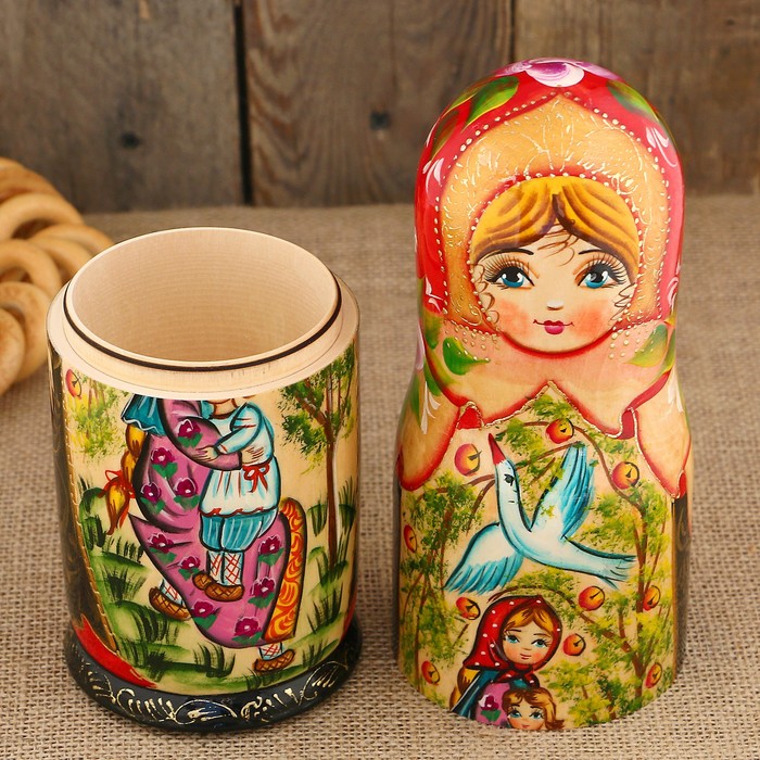 Штоф «Матрёшка - барыня», красно-золотой платок, сказка, 0,5 л, 33 см