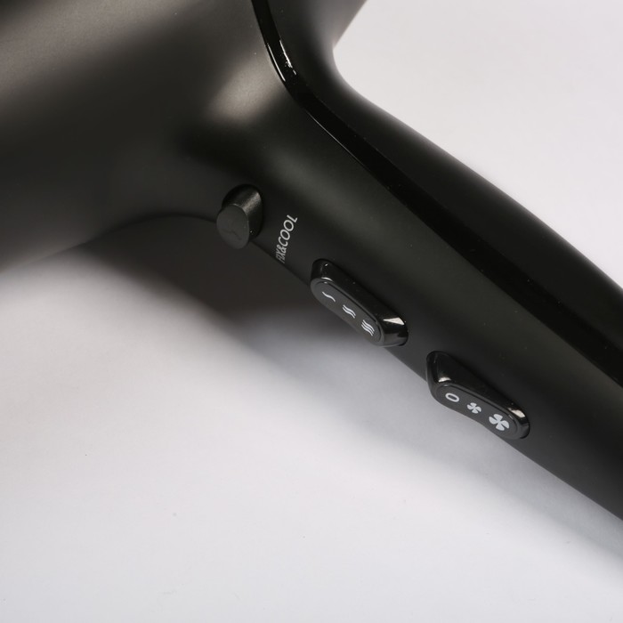 Фен Scarlett SC-HD70I22, 2000 Вт, 2 скорости, 3 температурных режима, черный