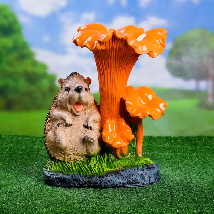 Садовая фигура "Еж под лисичками" 35см