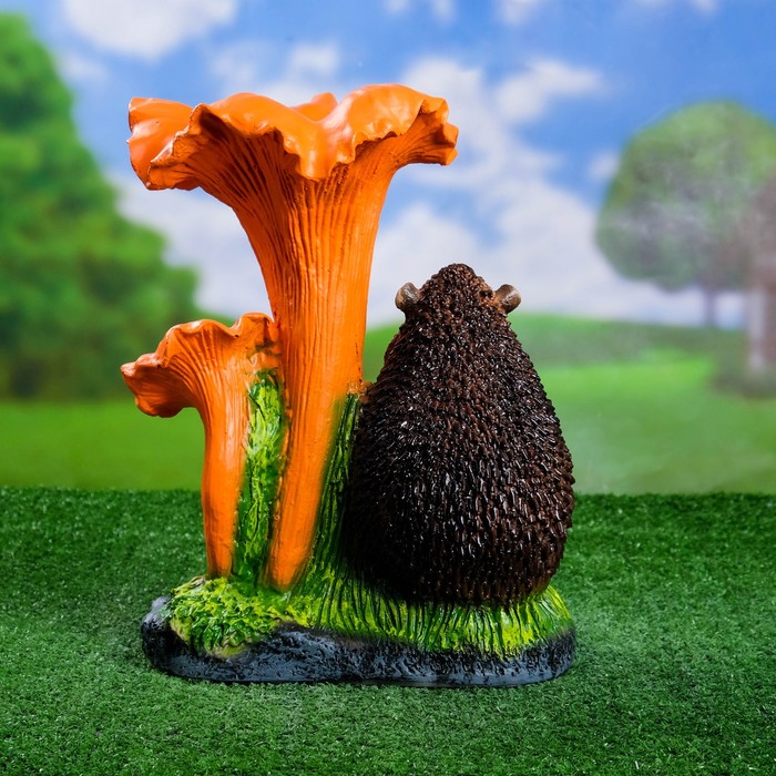 Садовая фигура "Еж под лисичками" 35см