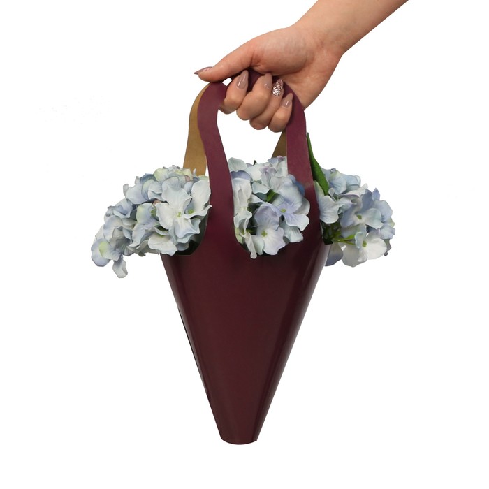 Пакет–конус с бумажными ручками With love, 15 × 38 см