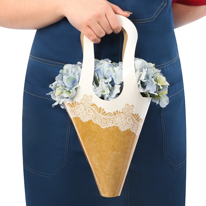 Пакет–конус с бумажными ручками «Кружево», 15 × 38 см