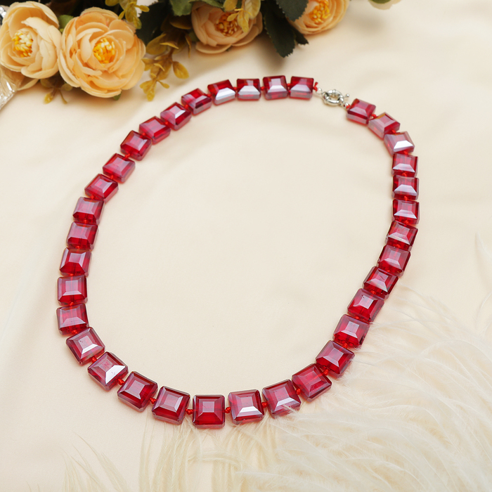 Бусы стеклянные "Квадрат", цвет красный, 55см