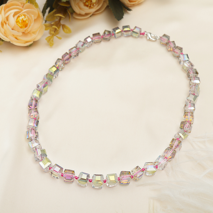 Бусы стеклянные "Кубик", цвет радужный, 50см