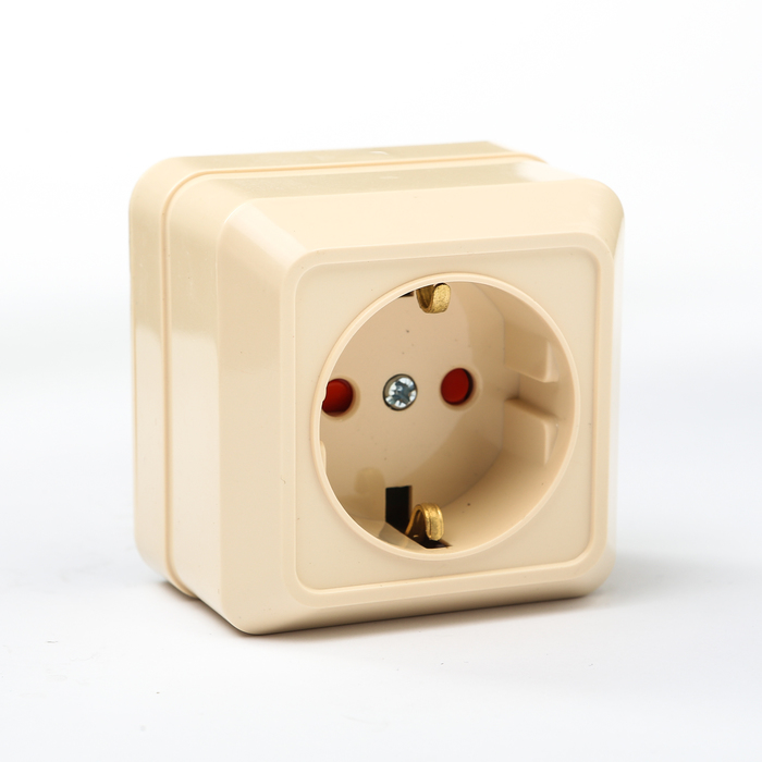 Розетка 2П+З открытой установки с з/ш IP20 16А, слоновая кость "Ладога" TDM