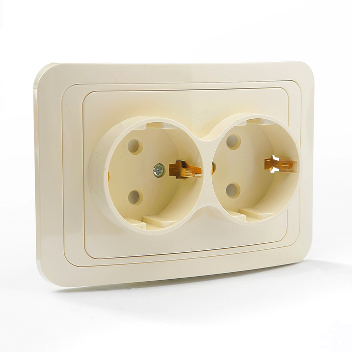 Розетка двойная 2П+З 16А c защитными шторками сл. кость "Валдай" TDM