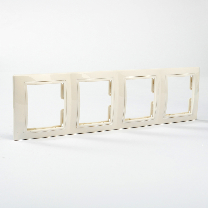 Рамка 4-х постовая вертикальная белая "Таймыр" TDM