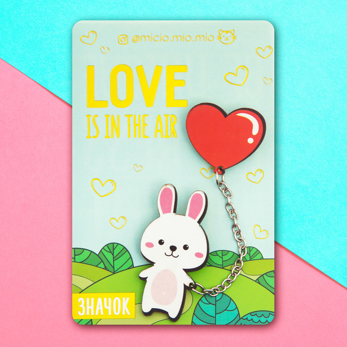 Деревянный значок с доп.элементом "Love"