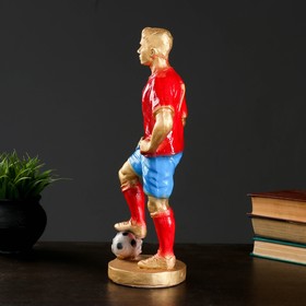 

Фигура "Футболист №7" бронза с красным, 38см