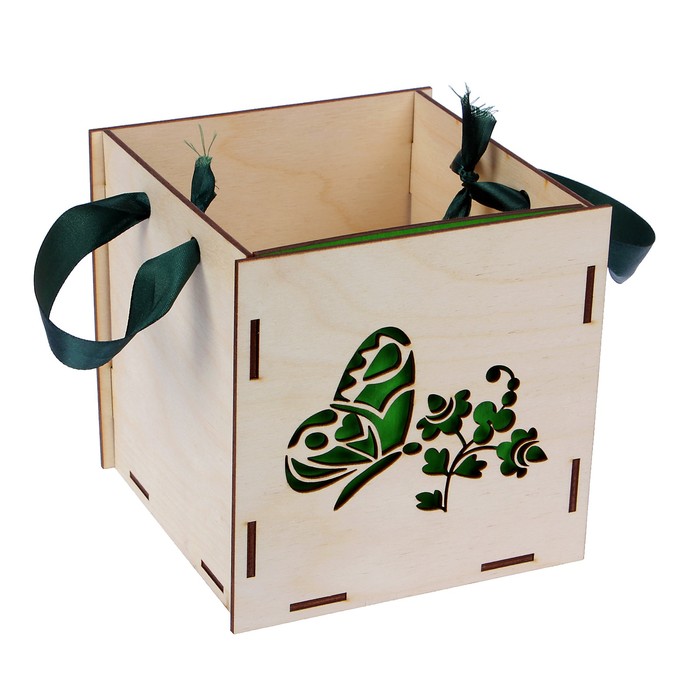 Подарочная коробка "Бабочка на цветке", зелёная, ручка- лента, 15х15х15см
