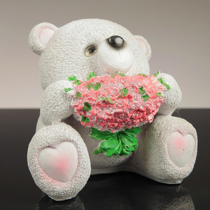 Фигурка "Медведь с цветочком"