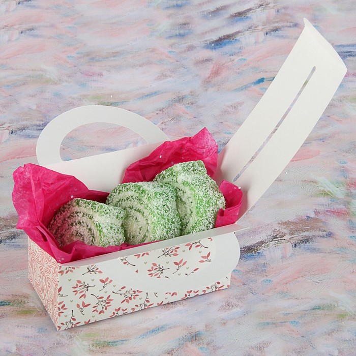 Коробка для сладостей "Веточки на белом", 12 х 5.5 х 5.5 см