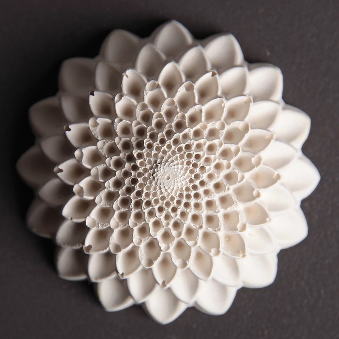 Медальон для декорирования "Георгин" 5х5см белый