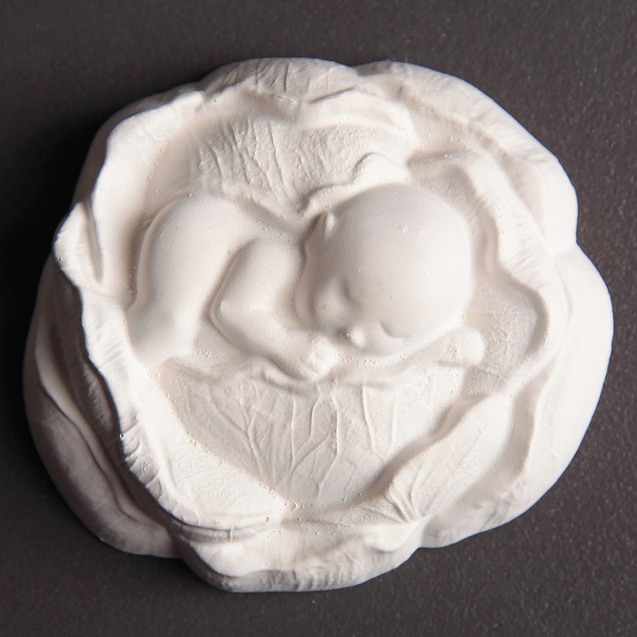 Фигурка под роспись "Младенец в капусте", 10х10 см