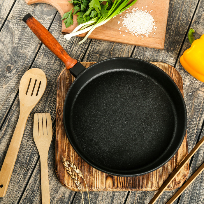 Сковорода чугунная 260×40 с деревянной ручкой