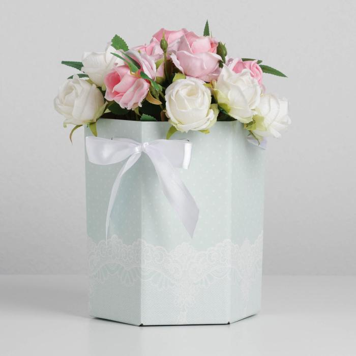 Коробка складная шестригранник «Мятное кружево», 17 х 14,8 х 19,5 см