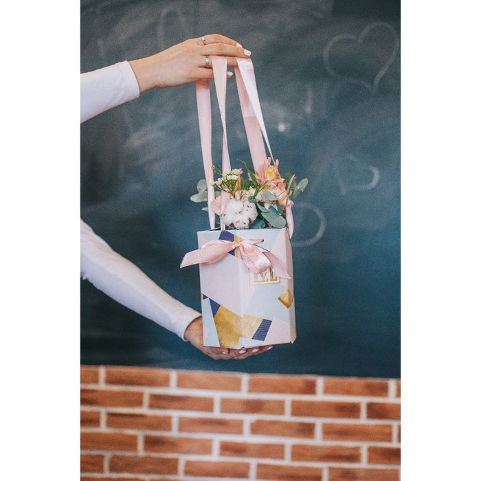 Коробка складная шестригранник Love, 17 х 14,8 х 19,5 см